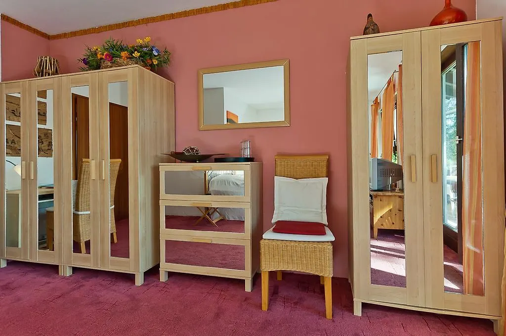 Bed & Breakfast Bed And Breakfast Zeevat München