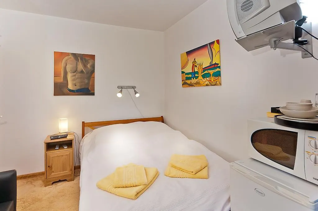 Bed And Breakfast Zeevat München Frühstückspension